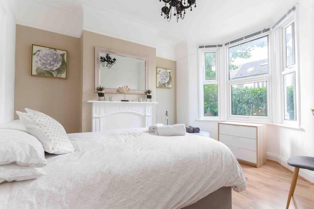 Contemporary 3 Bed House With Spacious Garden Close To Stratford Londyn Zewnętrze zdjęcie